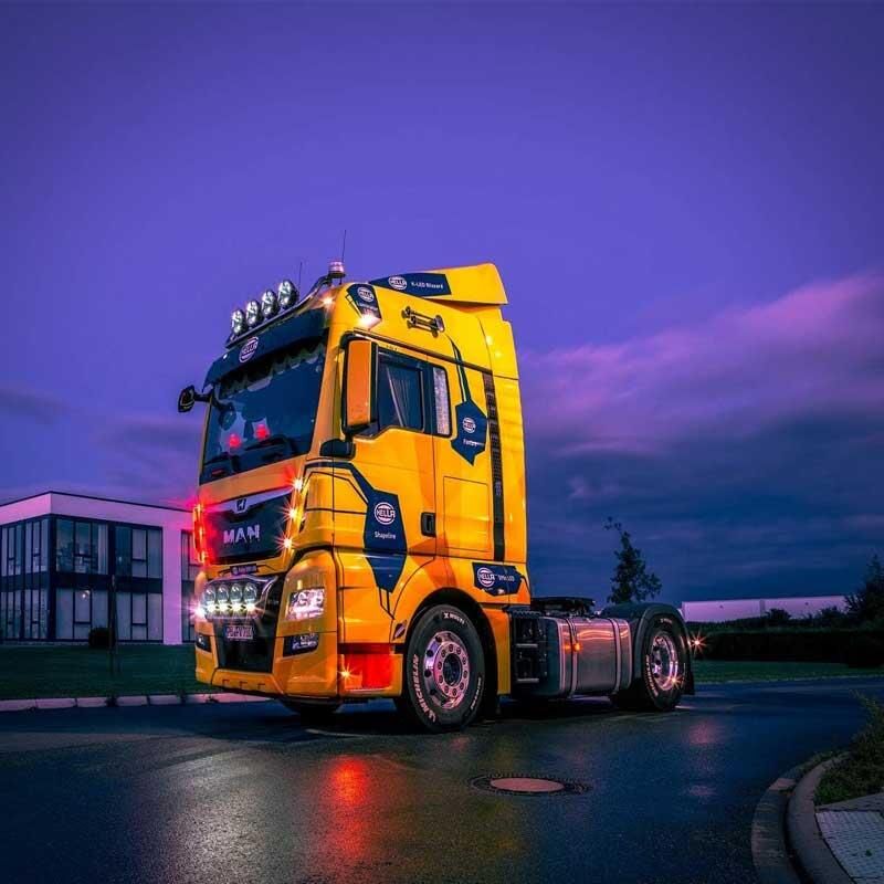 Hella Uzun Hüzme 12V H3 Sol-Sag Kullanilabilir Sari Far Comet 500 1F4005750-101