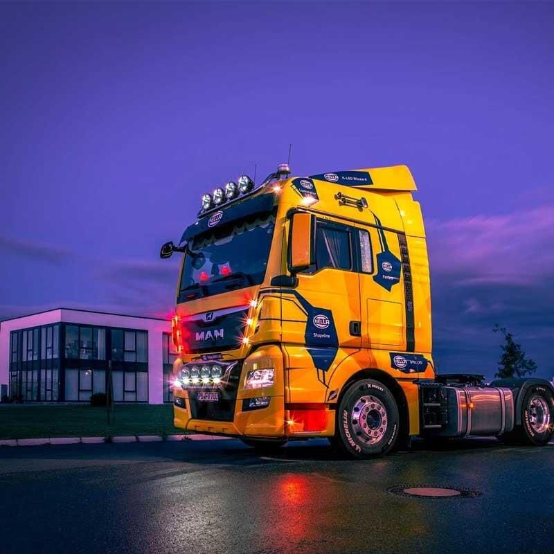 Hella Uzun Hüzme 12/24V H3 Sol-Sag Kullanilabilir Ampulsüz Sari Far Comet 500 1F4005750-611